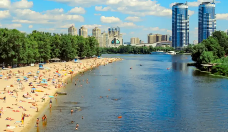 Безпечні пляжі Києва: на яких локаціях можна спокійно купатися цими вихідними